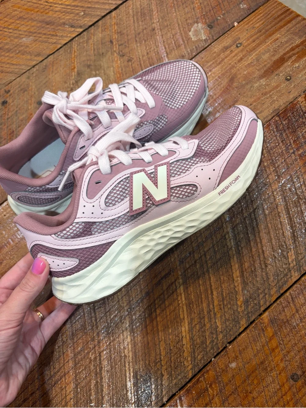 New Balance Pink  Fresh Foam Arishi V4 Tiralux, EUC!! Size 8.5